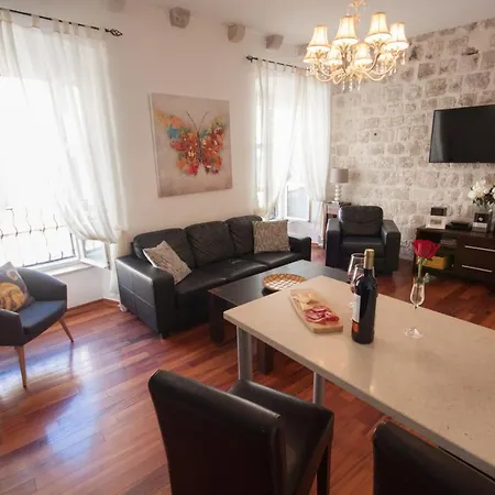 22 The Stradun * Ragusa